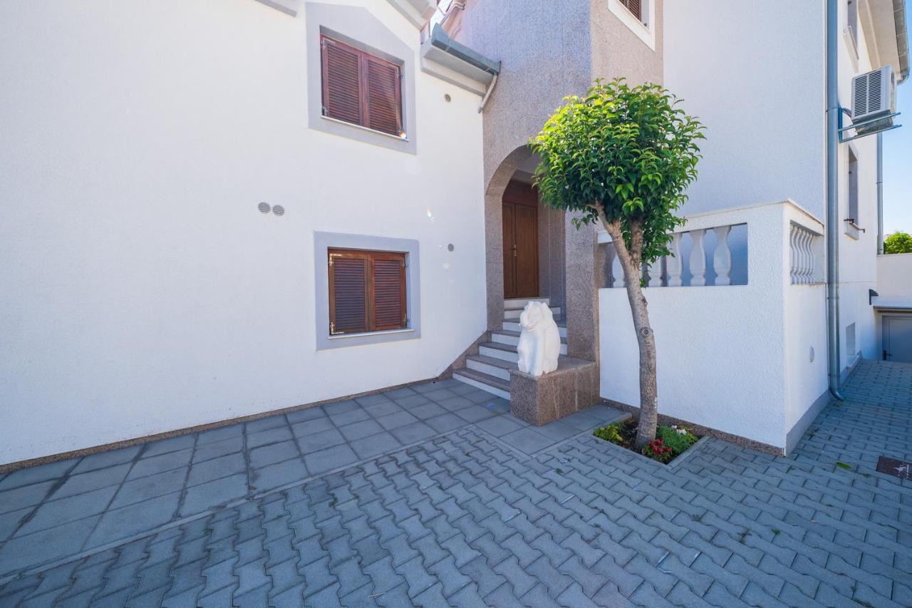 Apartment Mirjana