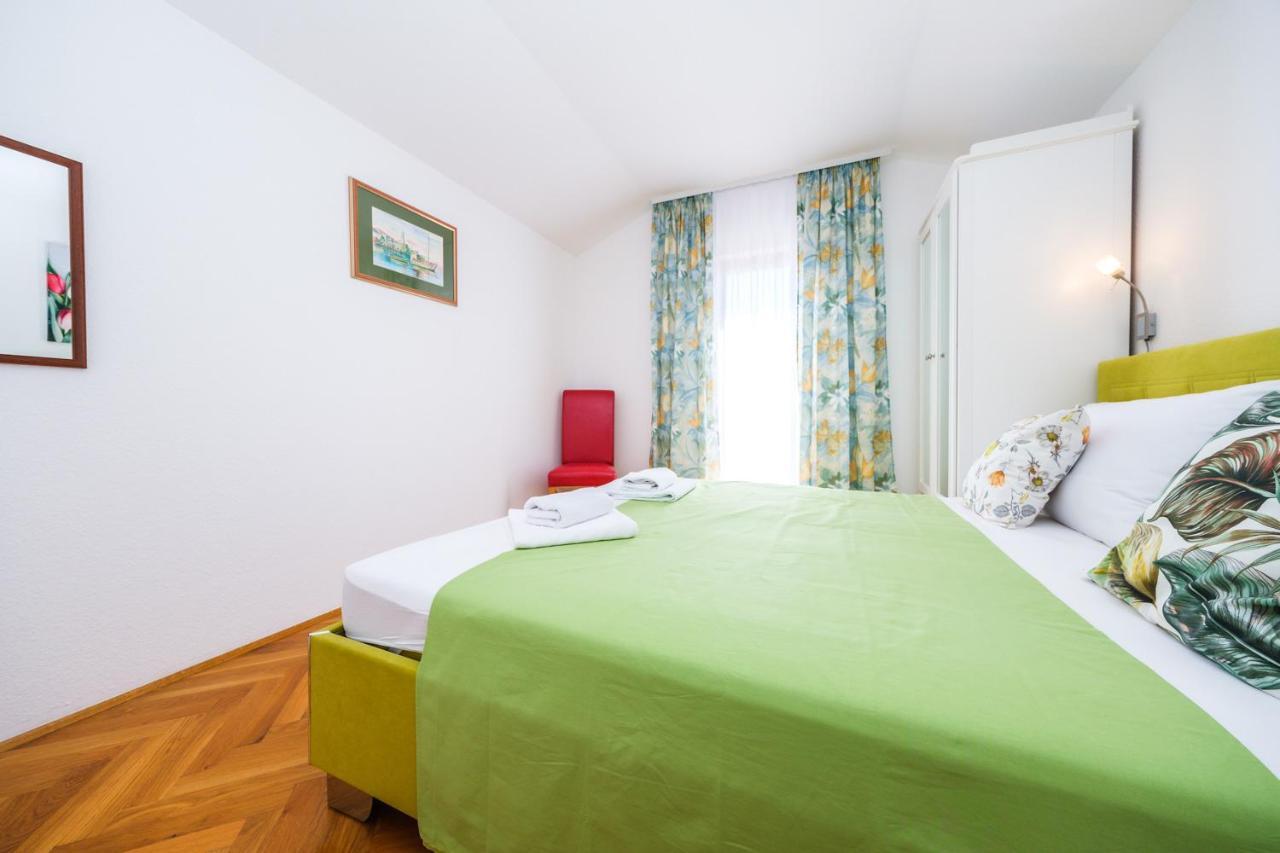 Apartment Mirjana *